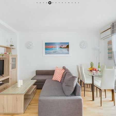 Apartment With Pool & Balcony Less Than 10Min Walk To La Mata Beach! Торевиеха Екстериор снимка